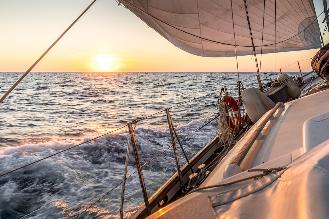 Private sailboat for a marriage proposal in Barcelona